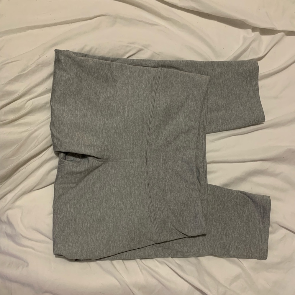 OLD NAVY GREY LEGGINGS SIZE MEDIUM